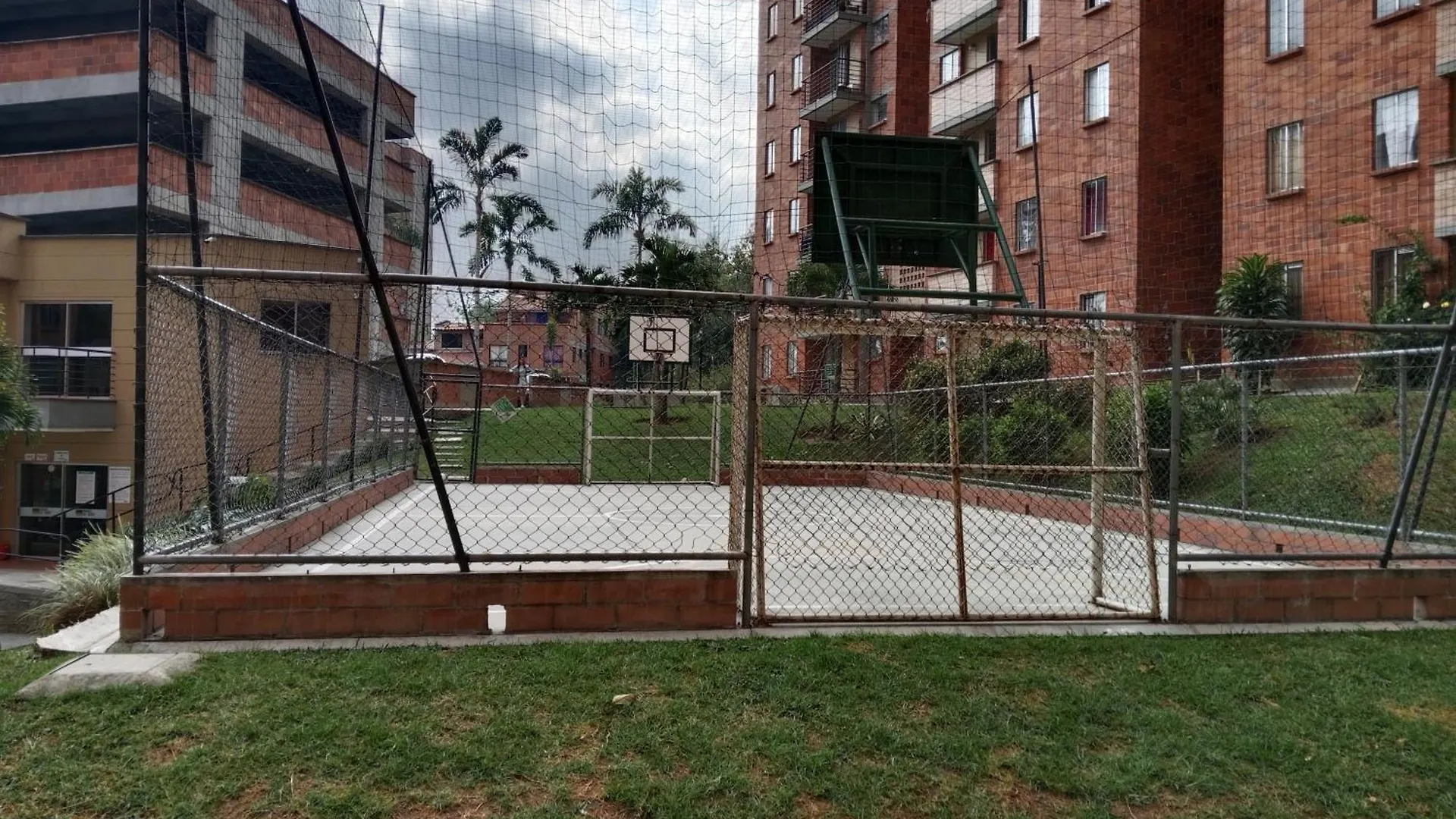 Urbanizacion Jardines Del Rodeo Daire Medellín Kolombiya