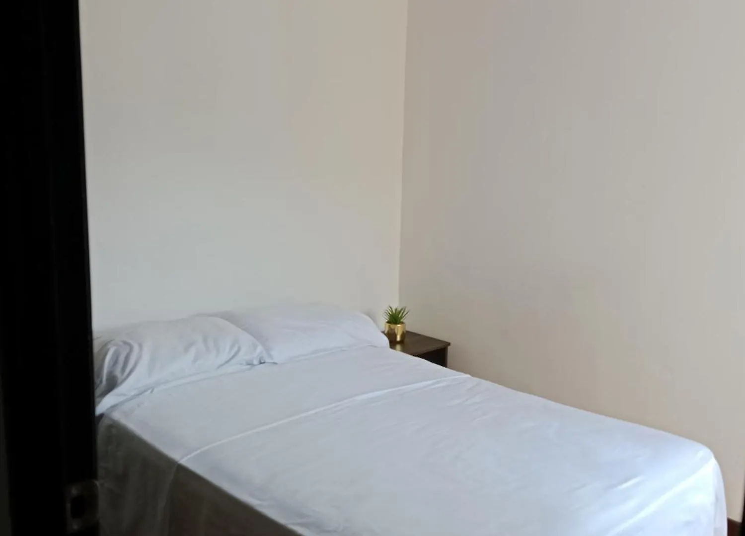 Urbanizacion Jardines Del Rodeo ile iletişim